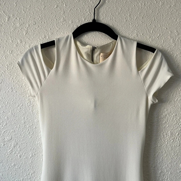 Alice + Olivia: White AIR Meya Cold Shoulder Dress Size 2 - Picture 4 of 9